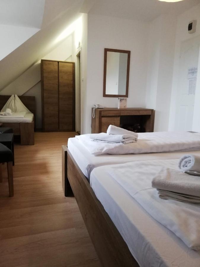Hotel Familia Zamárdi Екстериор снимка