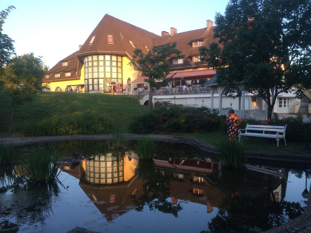 Hotel Familia Zamárdi Екстериор снимка