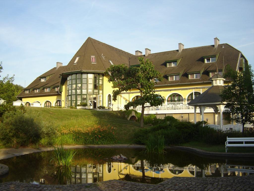 Hotel Familia Zamárdi Екстериор снимка