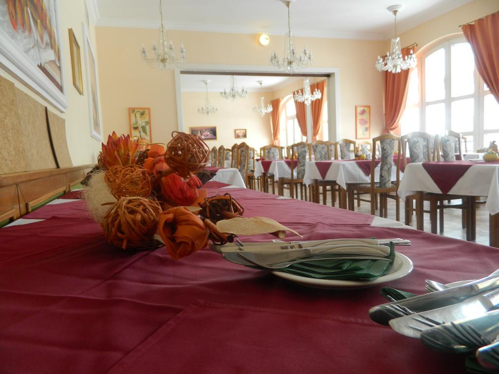 Hotel Familia Zamárdi Екстериор снимка