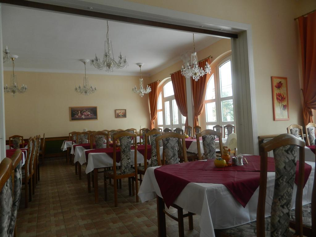 Hotel Familia Zamárdi Екстериор снимка