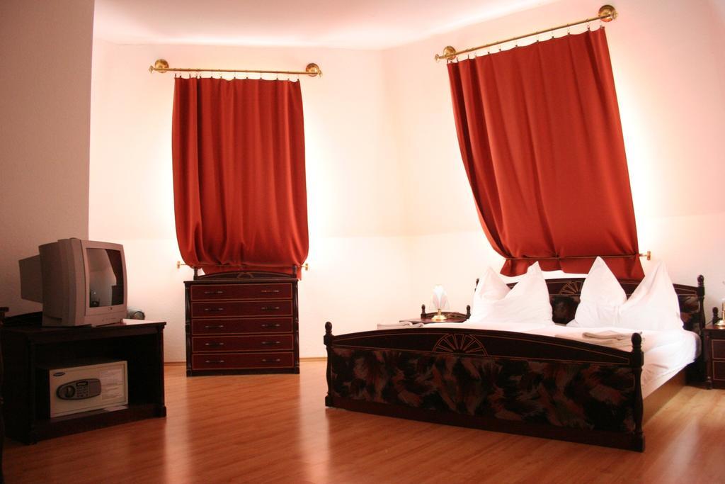 Hotel Familia Zamárdi Екстериор снимка