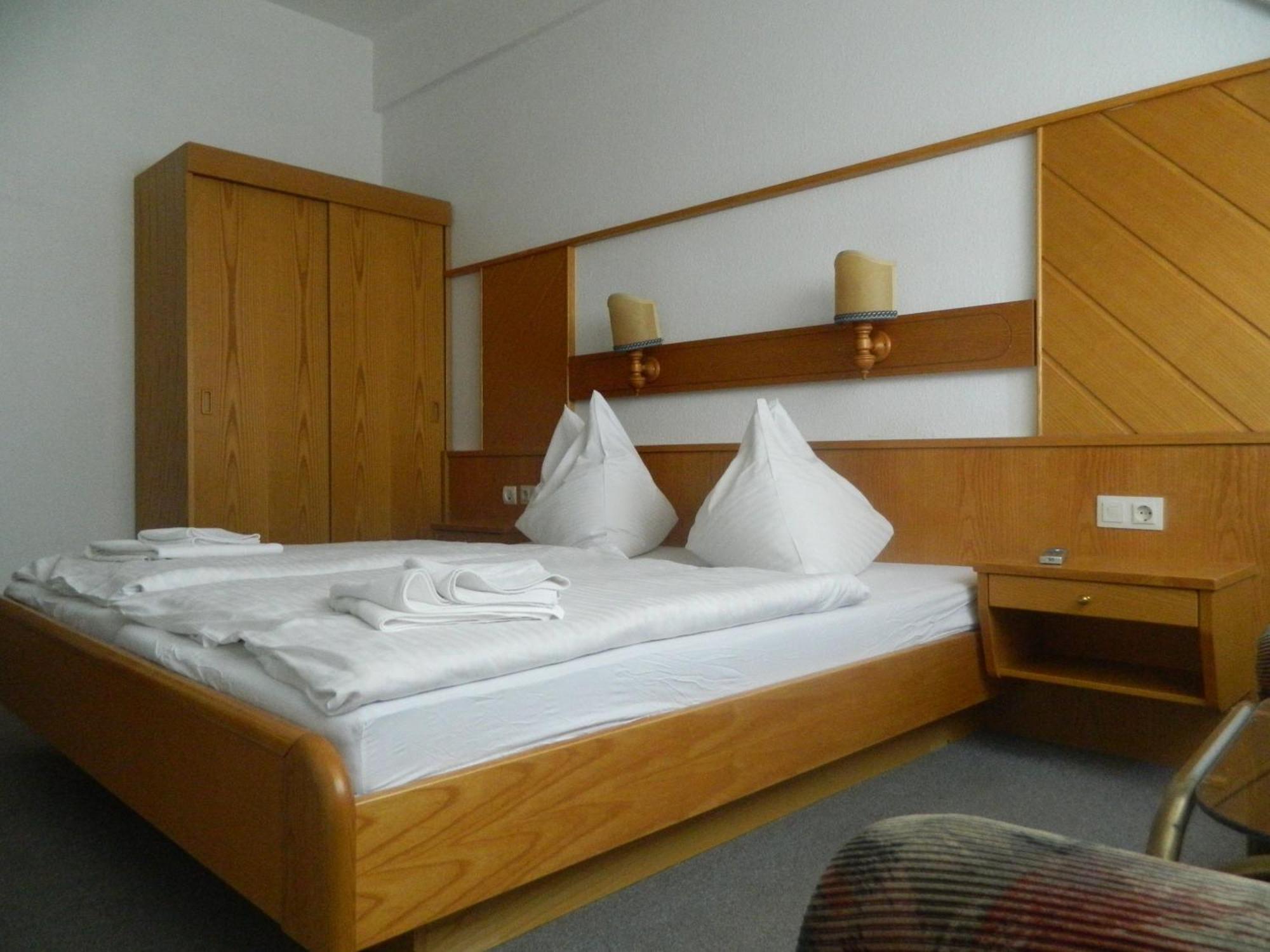 Hotel Familia Zamárdi Стая снимка